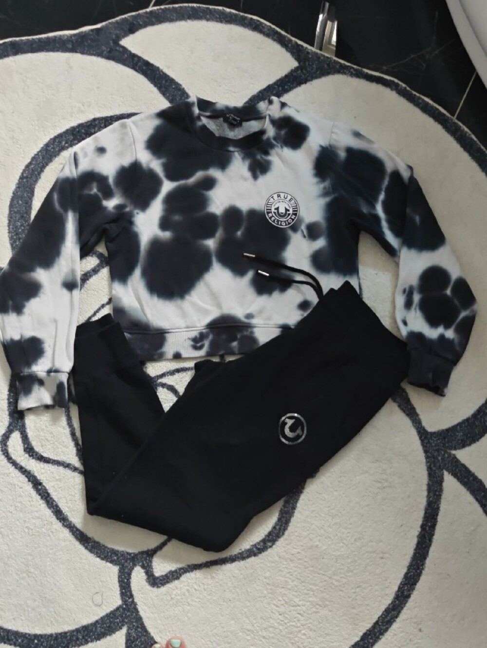 True Religion Women's Multi-Top & Jogger Set - Black, White, Pink, Gray Tie-Dye. - Picture 5 of 7